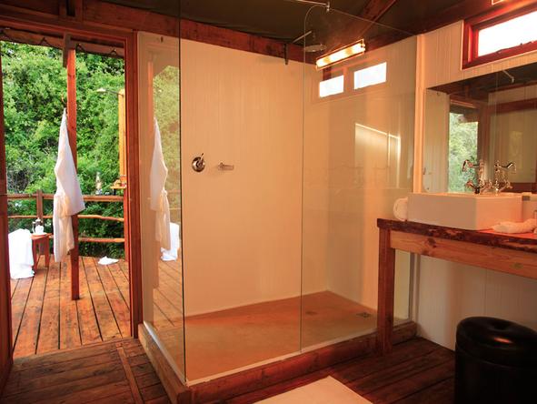 Elephant Safari Lodge - Bathroom